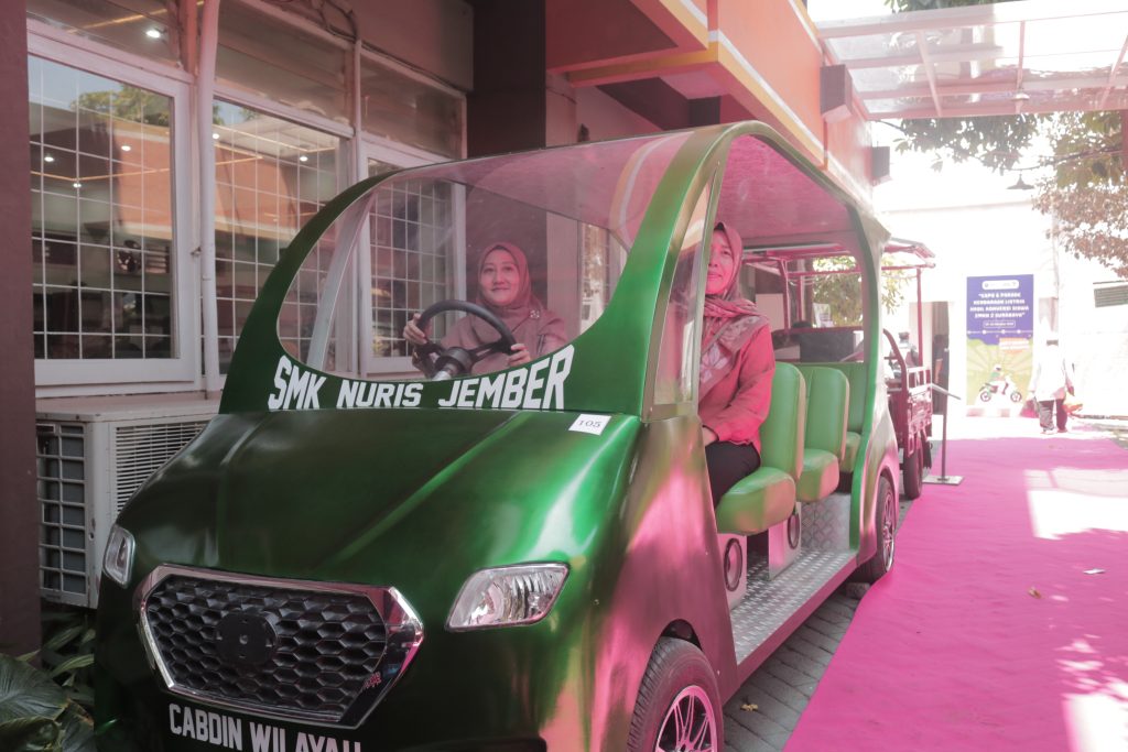 Mobil Listrik Karya Siswa SMK Nuris Jember